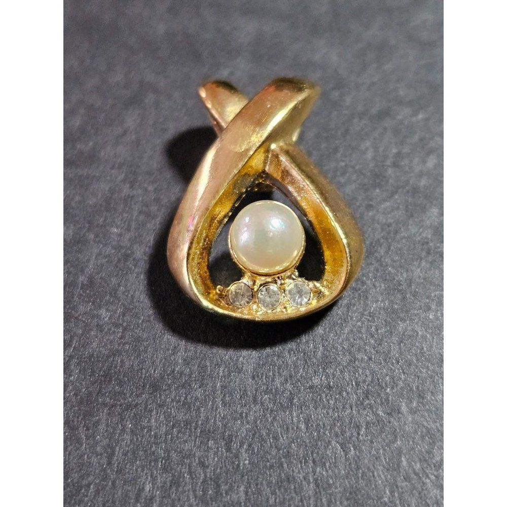 Vintage gold tone Roman pendant